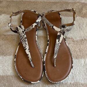 Kelly & Katie Women's Black and White Snakeskin Sandals